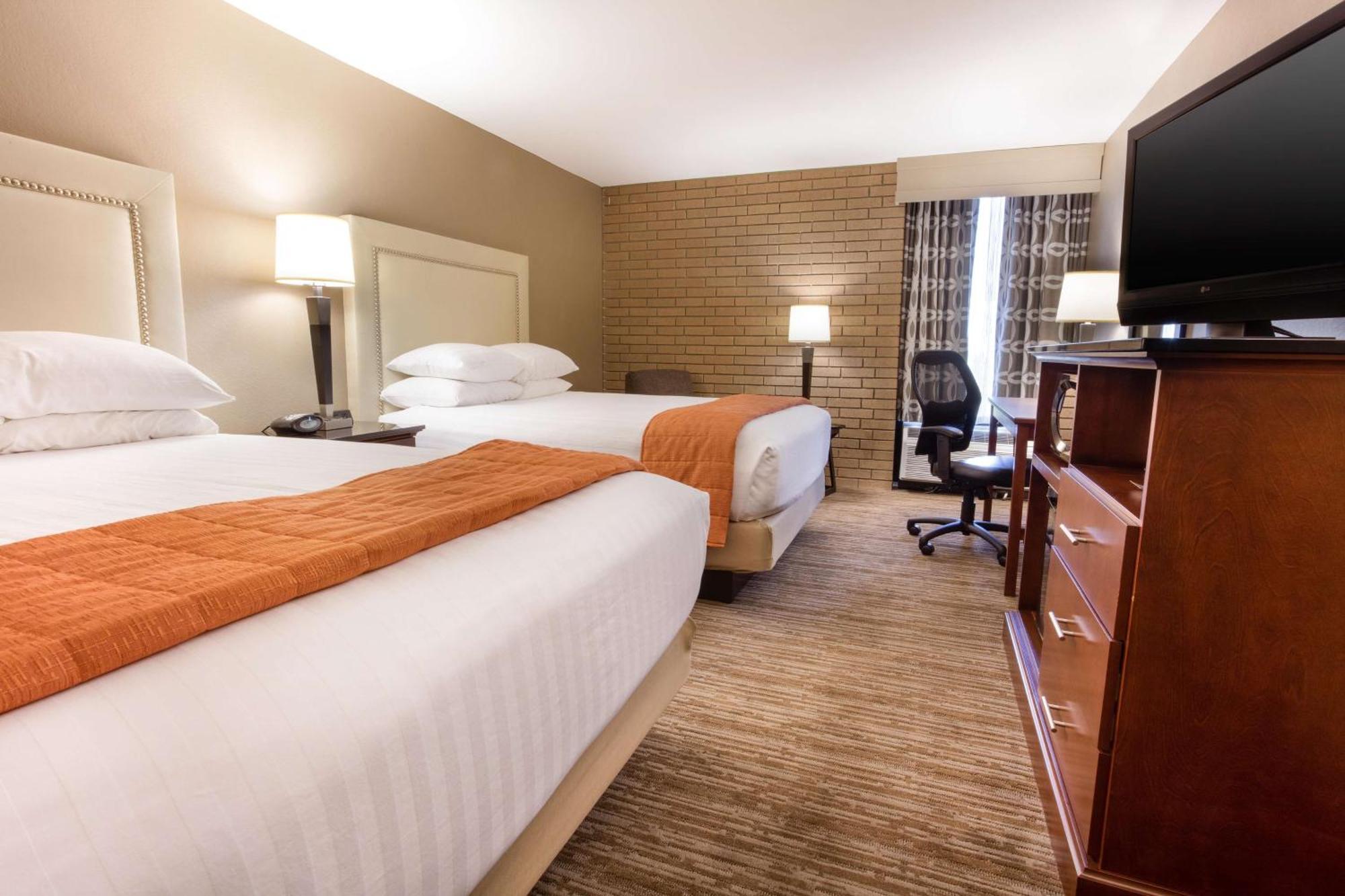 Drury Inn & Suites Kansas City Airport Экстерьер фото
