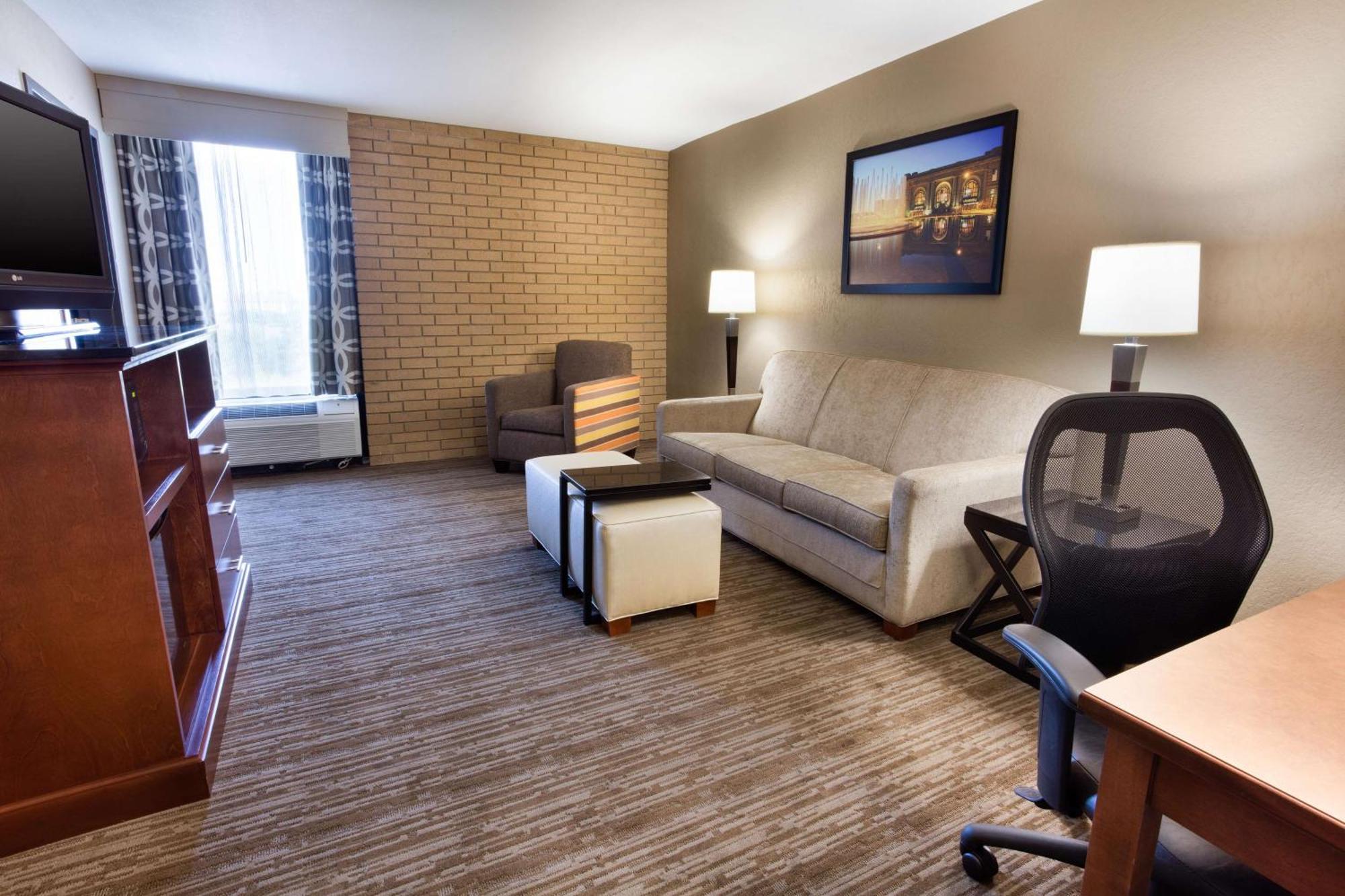 Drury Inn & Suites Kansas City Airport Экстерьер фото