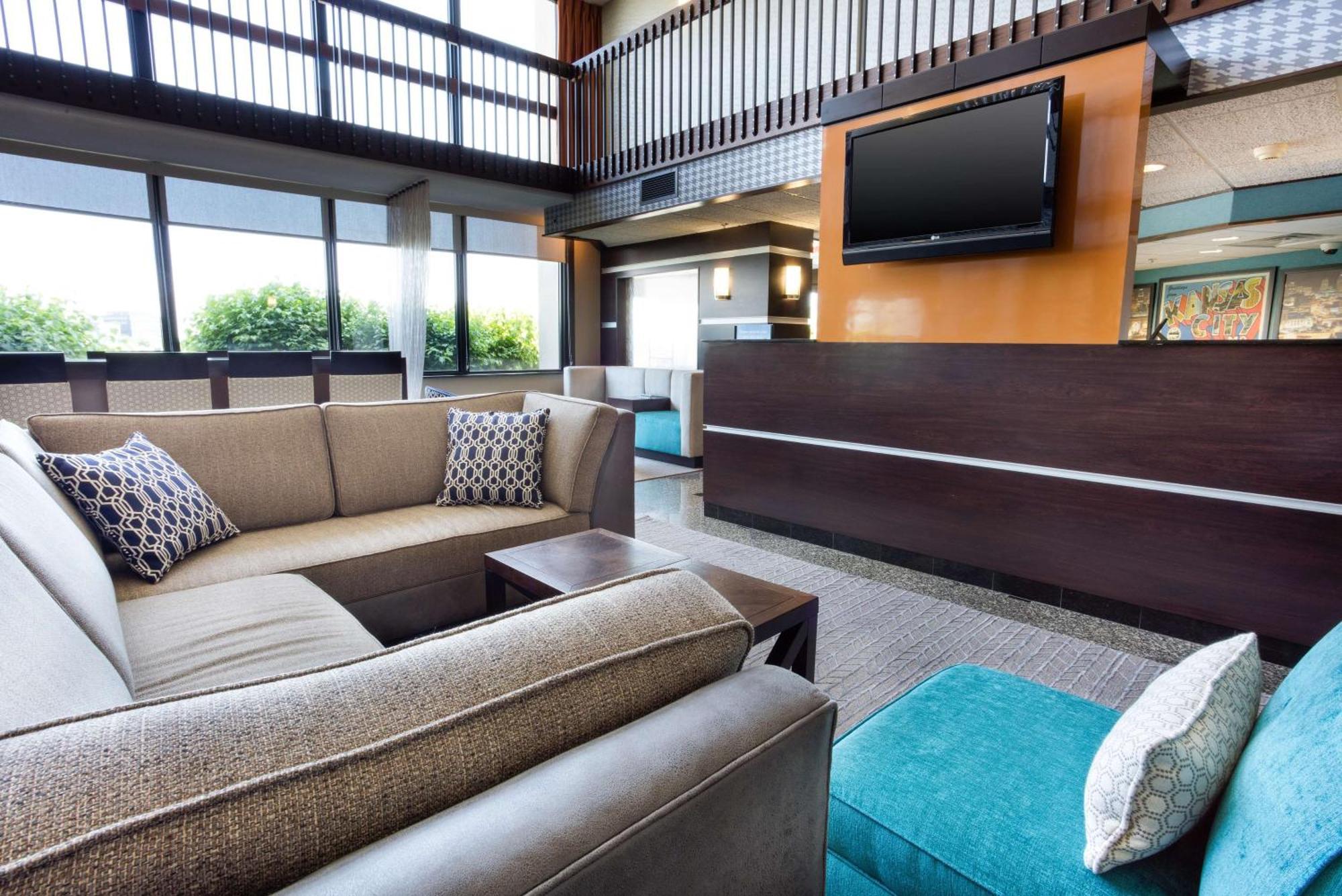 Drury Inn & Suites Kansas City Airport Экстерьер фото