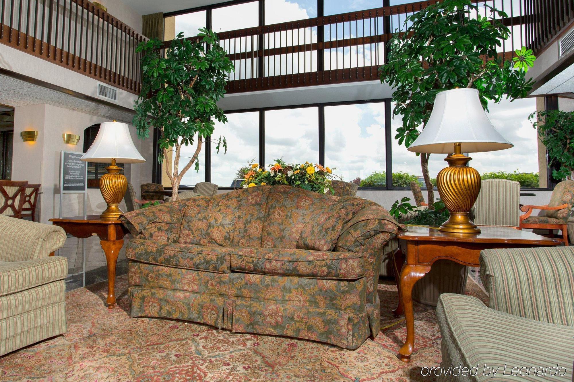 Drury Inn & Suites Kansas City Airport Экстерьер фото